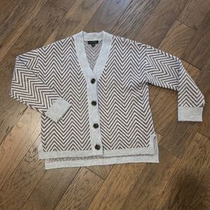 Ann Taylor Chevron Patterned Gray and Brown Women's Sweater Size Med Like New
